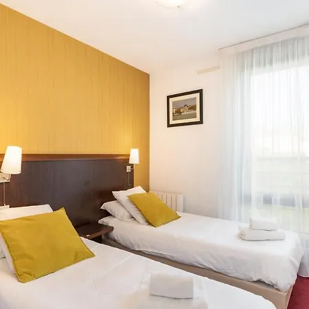 Apartment Le Valmy Avec Balcon *