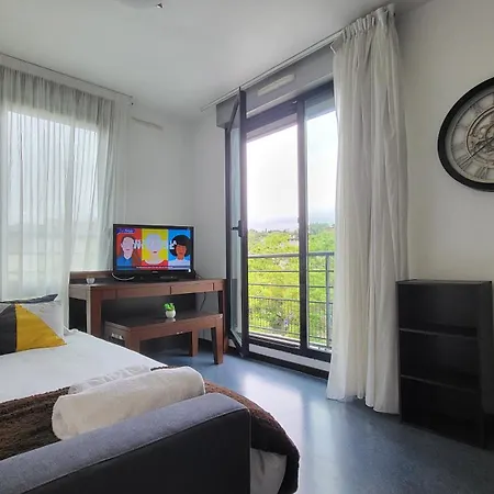 Le Valmy Avec Balcon ليون