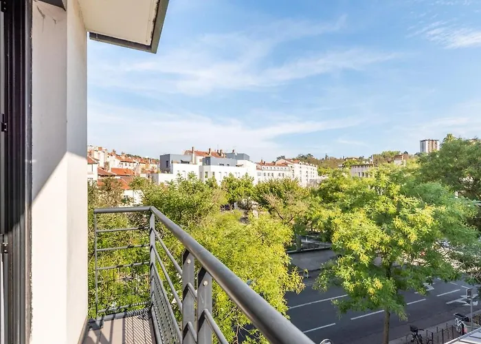 Le Valmy Avec Balcon Appartamento